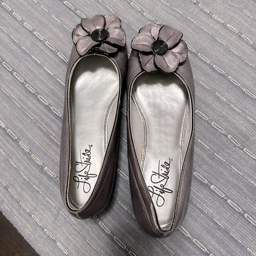 Life stride shoes.